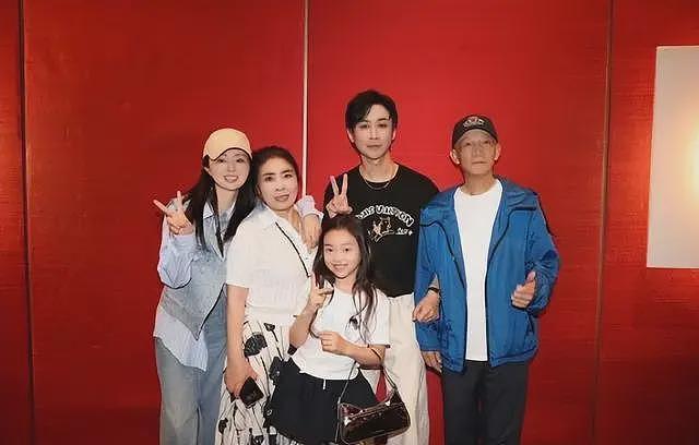 佟丽娅带董璇游新疆，两姐妹开心同框颜值爆表，董璇再婚后更美了（组图） - 20