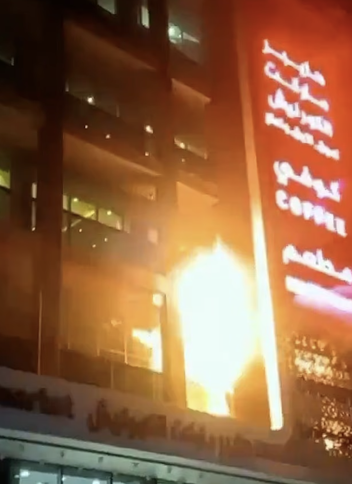 61死！商场爆炸秒沦焚尸炉，1家6口逛街惨死，民众楼顶求救，遍地焦尸（组图） - 4