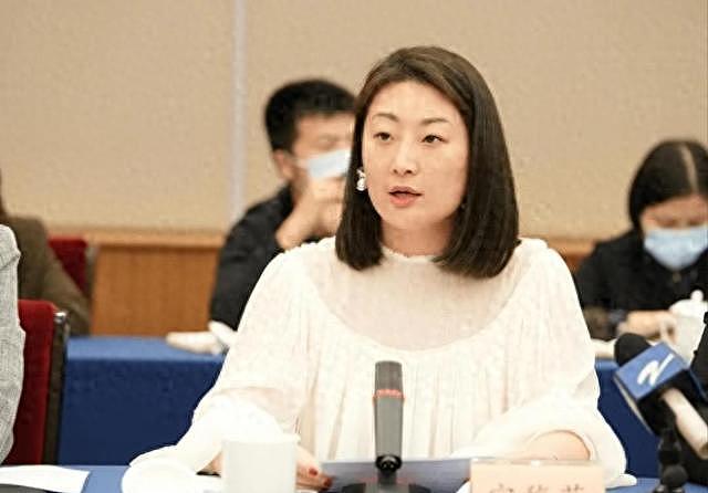 史晓燕炮轰宗馥莉后，底裤被扒，私生活太炸裂，评论区已沦陷（组图） - 1