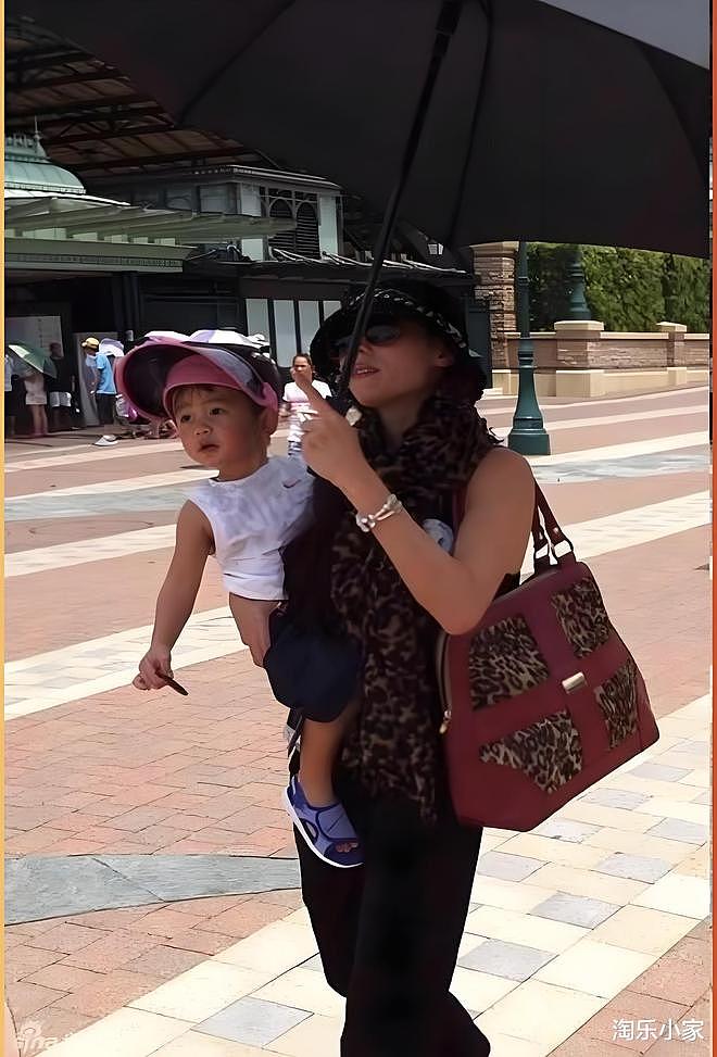张柏芝小儿子近照曝光，混血神颜碾压内娱童星，专挑父母优点长（组图） - 4