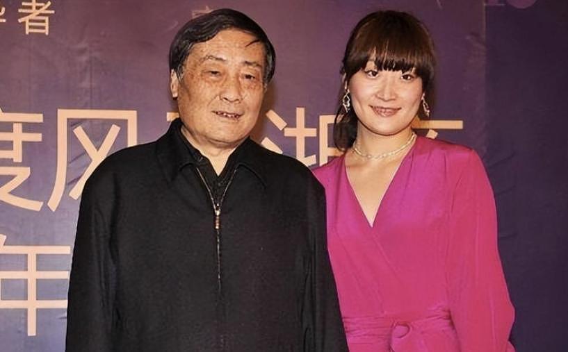 14岁便知父亲婚外情?“布鞋首富”隐秘子女曝光,铁腕女儿遭至亲背刺(组图) - 11