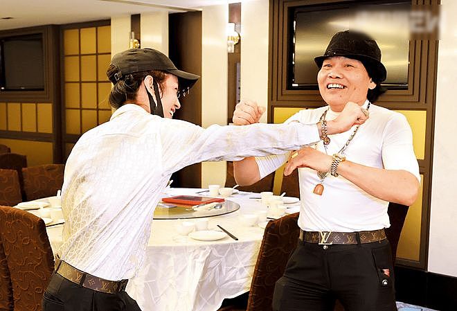 71岁港星自曝不近女色,复婚多年无夫妻生活,每天拜佛诵经壮如牛(组图) - 5