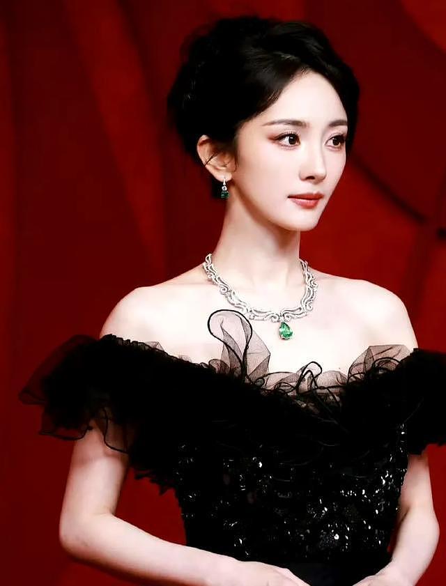 风水轮流转?今年赵丽颖影视双“扑”,杨幂靠演配角成功“翻红”(组图) - 23