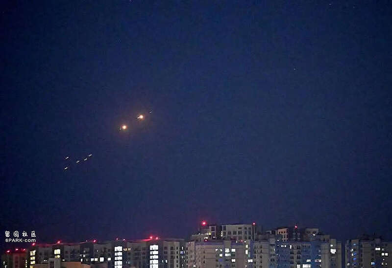 莫斯科遭大规模无人机袭击,机场混乱乘客受困(组图) - 1
