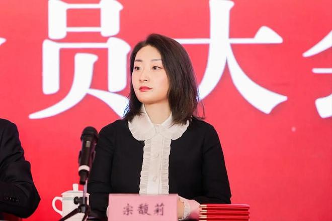 同样是“长公主”,把宗馥莉和孟晚舟一对比,差距就出来了(组图) - 31