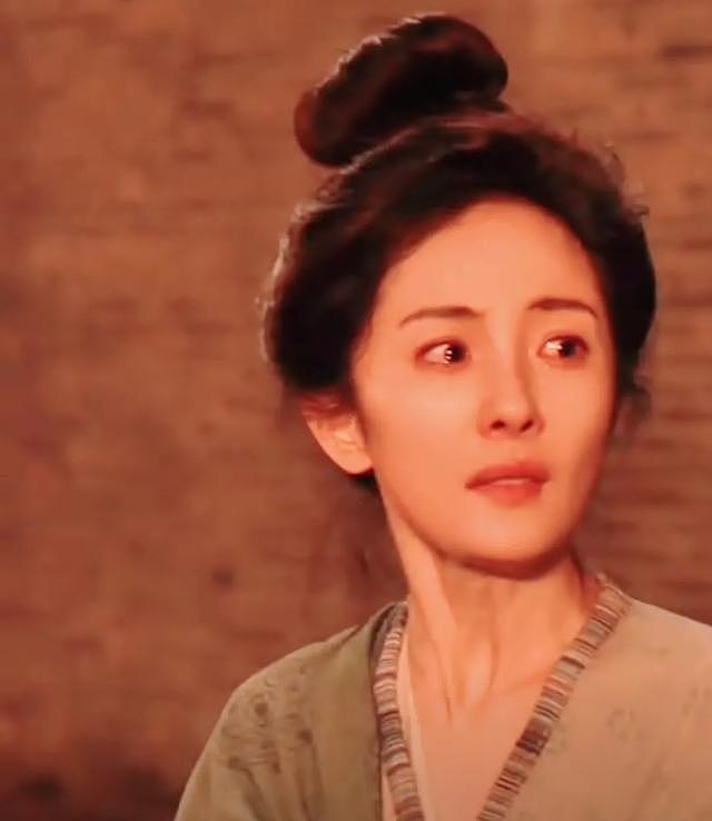 风水轮流转?今年赵丽颖影视双“扑”,杨幂靠演配角成功“翻红”(组图) - 19