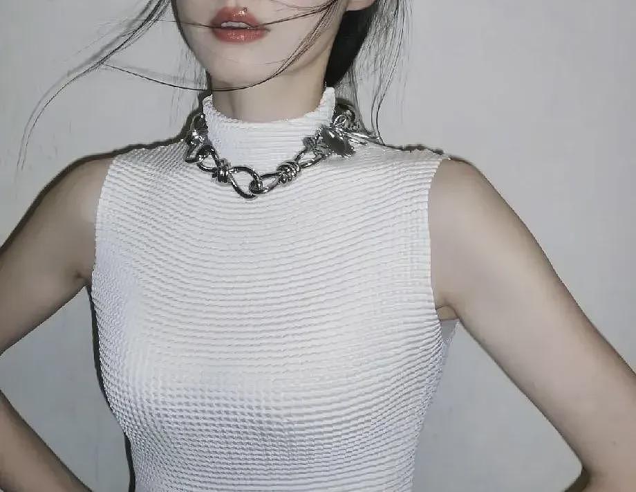 从喜剧黑马到人设崩塌? 她的走红,全靠贾玲让位和抱团炒作(组图) - 5