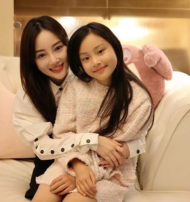 贾乃亮被骂表演型人格！李小璐被审判曾想过跳楼，女儿甜馨唤醒她（组图） - 24