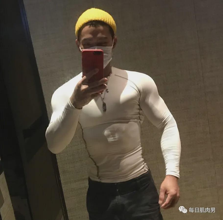 【帅哥】火爆！上海黑皮教练拍写真出圈，性张力拉满了（组图） - 8