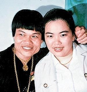 71岁港星自曝不近女色,复婚多年无夫妻生活,每天拜佛诵经壮如牛(组图) - 7