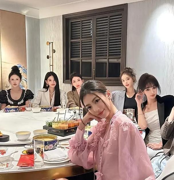 杜淳妻子谈名媛培训班,一针见血,狠狠给黄晓明叶珂出了口窝囊气(组图) - 11