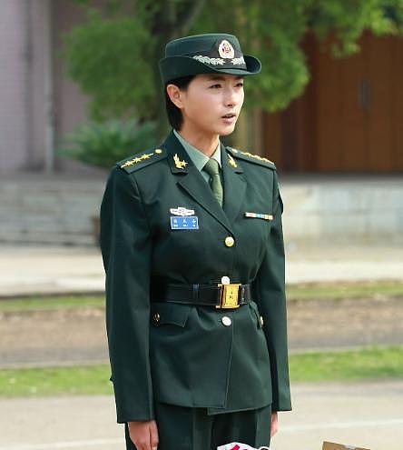 43岁万茜再破“天花板”,这一次,她让整个演艺圈“沉默”了(组图) - 17
