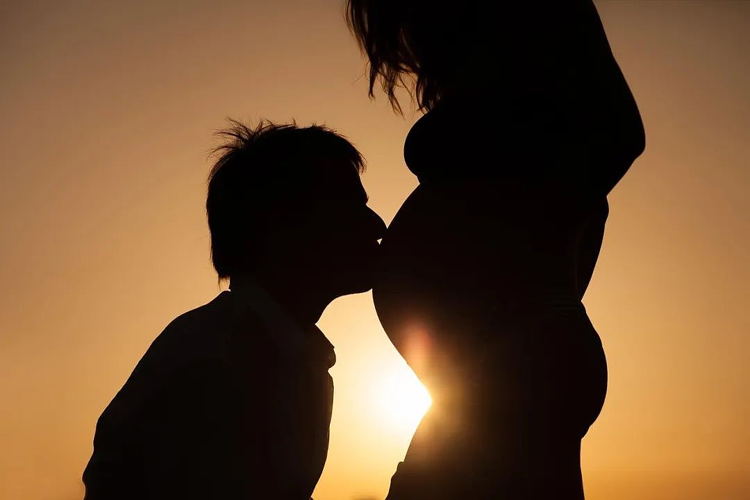 【情感】老婆怀孕后老公疯了！酸儿辣女？胎教神操作？第3个绝了（组图） - 1
