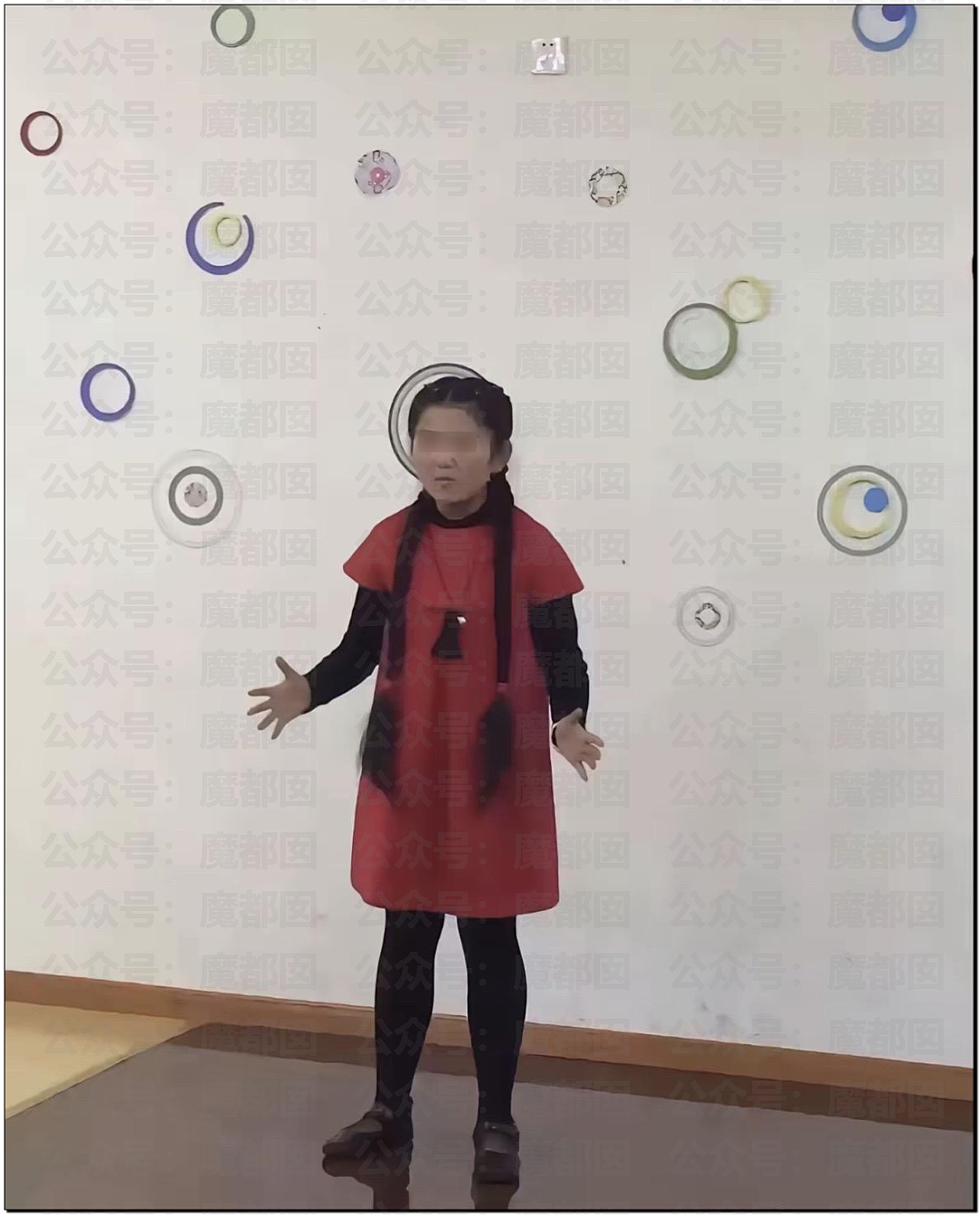 劲爆！两千万粉超级女网红蒙面坚决不露脸开演唱会引发热议（组图） - 40