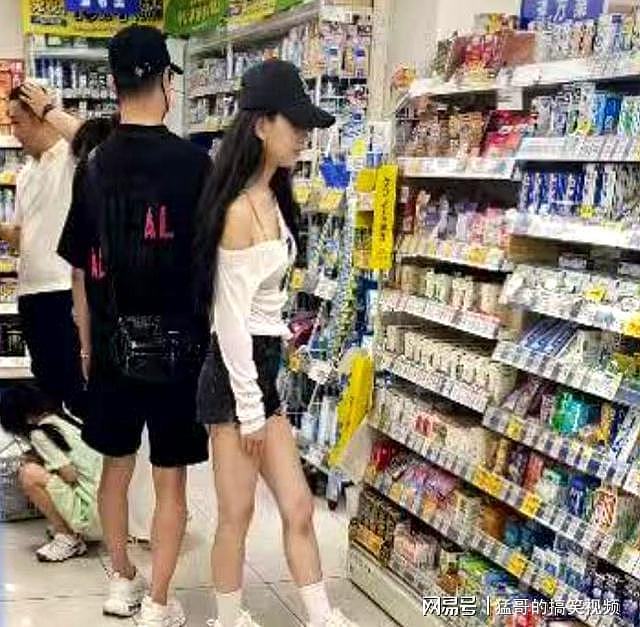 吃相难看!汪峰直播卖课,被嘲割韭菜,再也“高攀”不上章子怡了(组图) - 4
