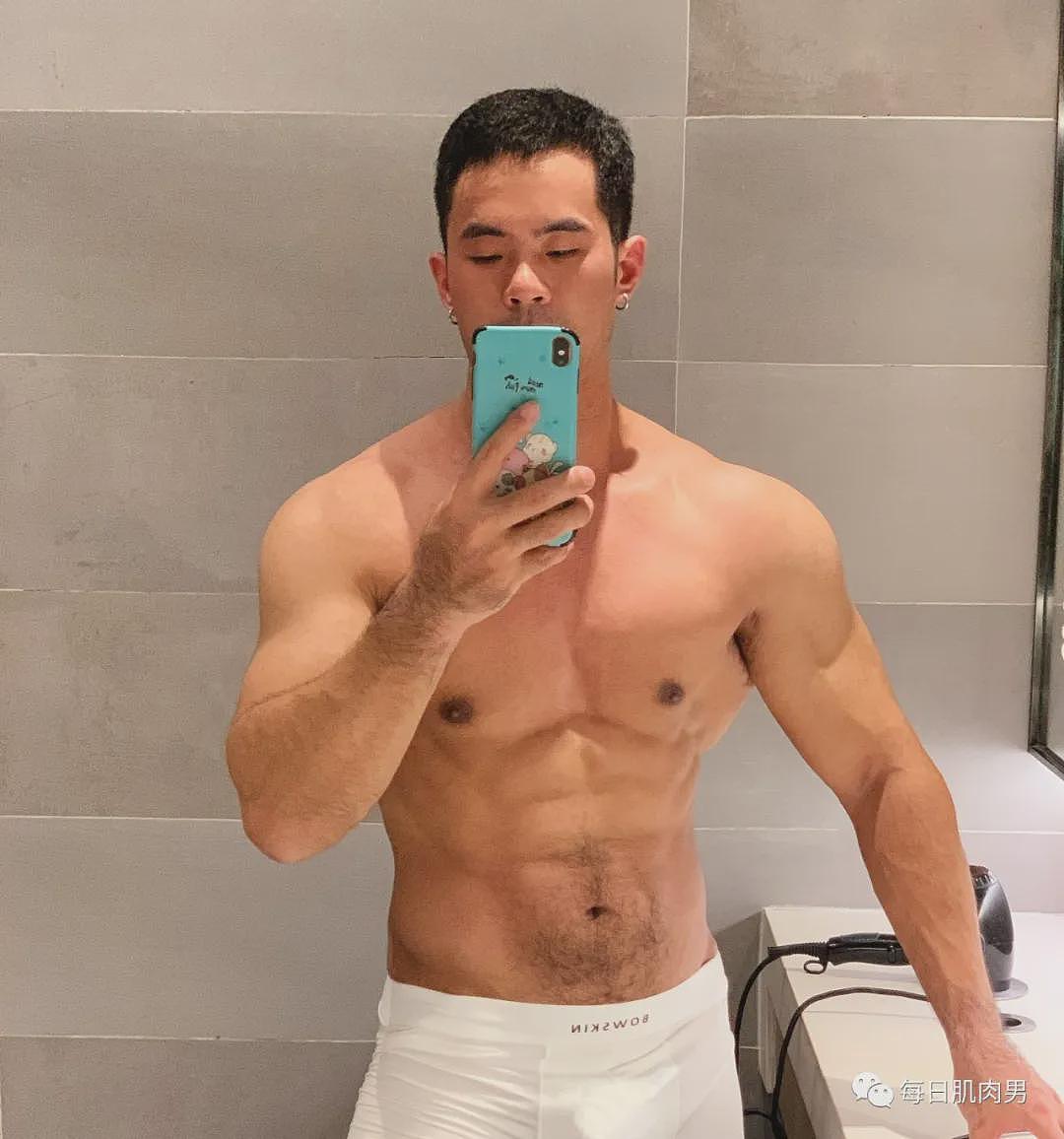 【帅哥】火爆！上海黑皮教练拍写真出圈，性张力拉满了（组图） - 22