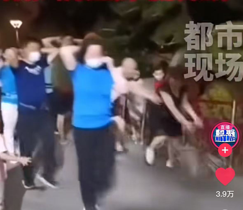 暴走团堵救护车惹怒全网,是真不要脸啊!(组图) - 7