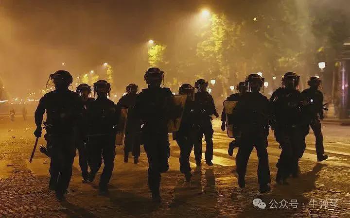 大陆热帖:法国又乱套了,乱得匪夷所思(组图) - 4