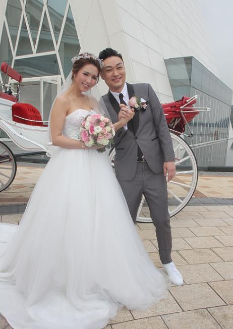 43岁TVB女神台风天晒火辣泳装照，遮挡部位惹全网喊“犯规”（组图） - 2