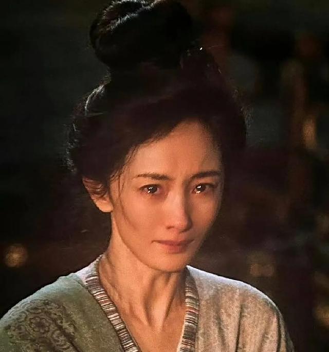 风水轮流转?今年赵丽颖影视双“扑”,杨幂靠演配角成功“翻红”(组图) - 14