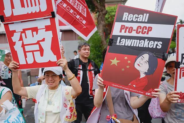 台湾“大罢免”决定24名立委去留:他们是谁?背后代表多少民意(组图) - 3