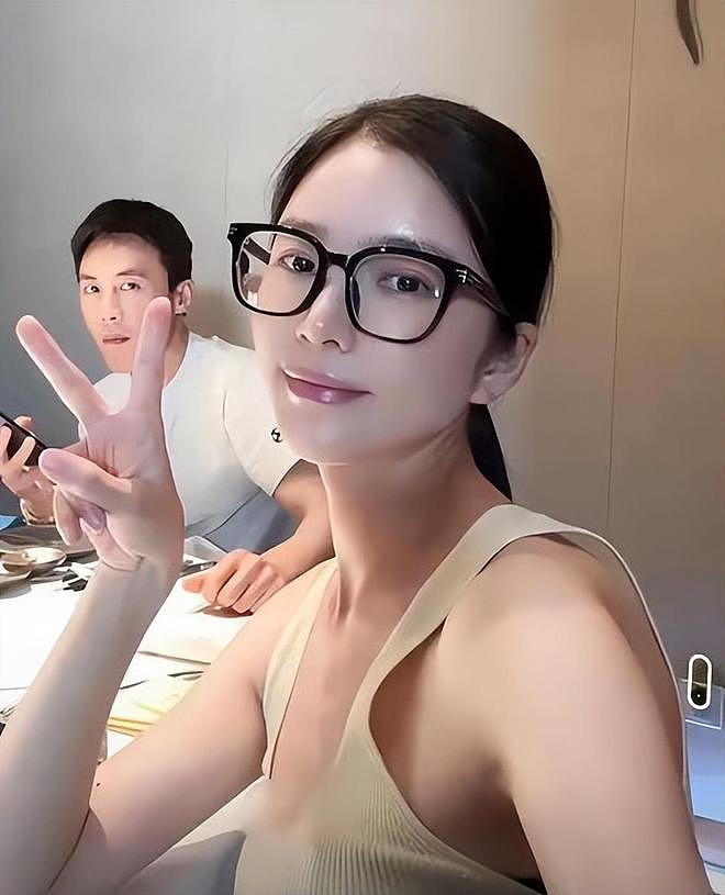 杜淳妻子谈名媛培训班,一针见血,狠狠给黄晓明叶珂出了口窝囊气(组图) - 6