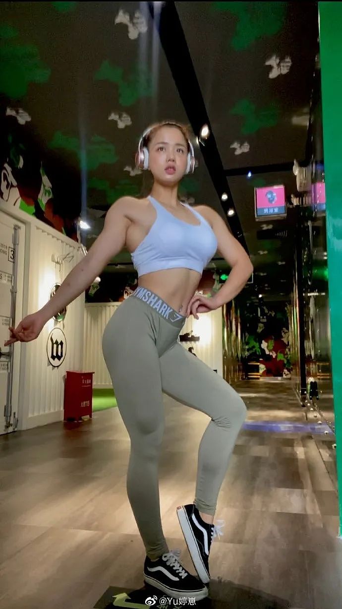 【美女】美臀女神近照曝光,萝莉脸配魔鬼身材,怎一个绝字了得!(组图) - 55