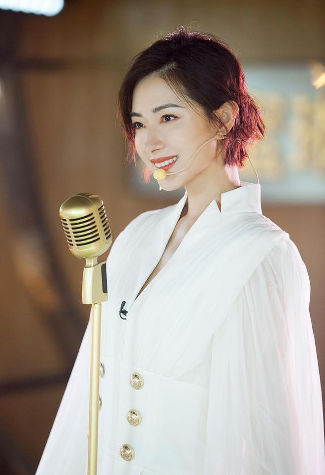 43岁万茜再破“天花板”,这一次,她让整个演艺圈“沉默”了(组图) - 29