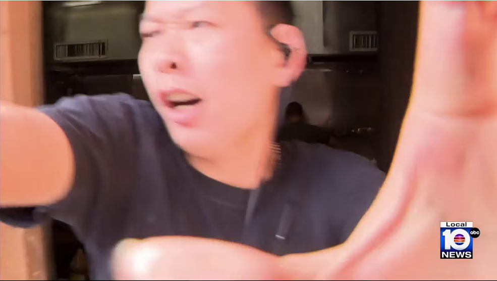 老鼠、蟑螂、飞虫…佛州中餐馆卫生问题遭曝光，华男店员见人拍摄立马暴力攻击（组图） - 4