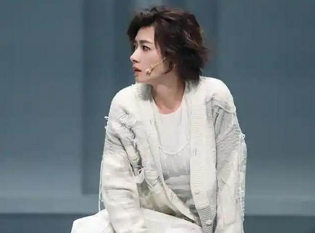 43岁万茜再破“天花板”,这一次,她让整个演艺圈“沉默”了(组图) - 9