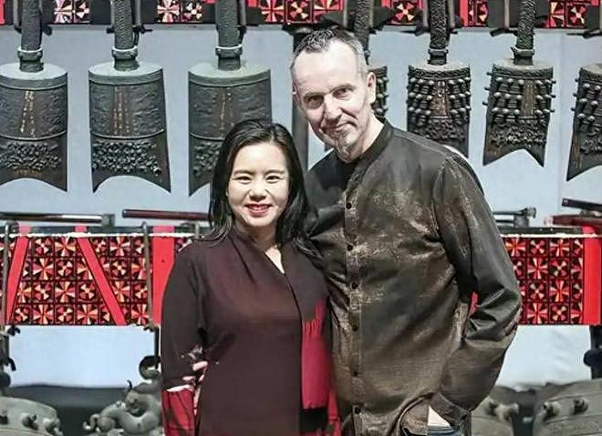 龚琳娜首谈离婚原因:纠缠太牢没有平行生长,老锣提分手,是喜离(组图) - 1