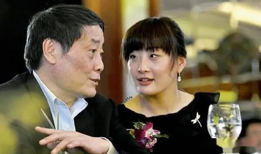 14岁便知父亲婚外情？“布鞋首富”隐秘子女曝光，铁腕女儿遭至亲背刺（组图） - 29