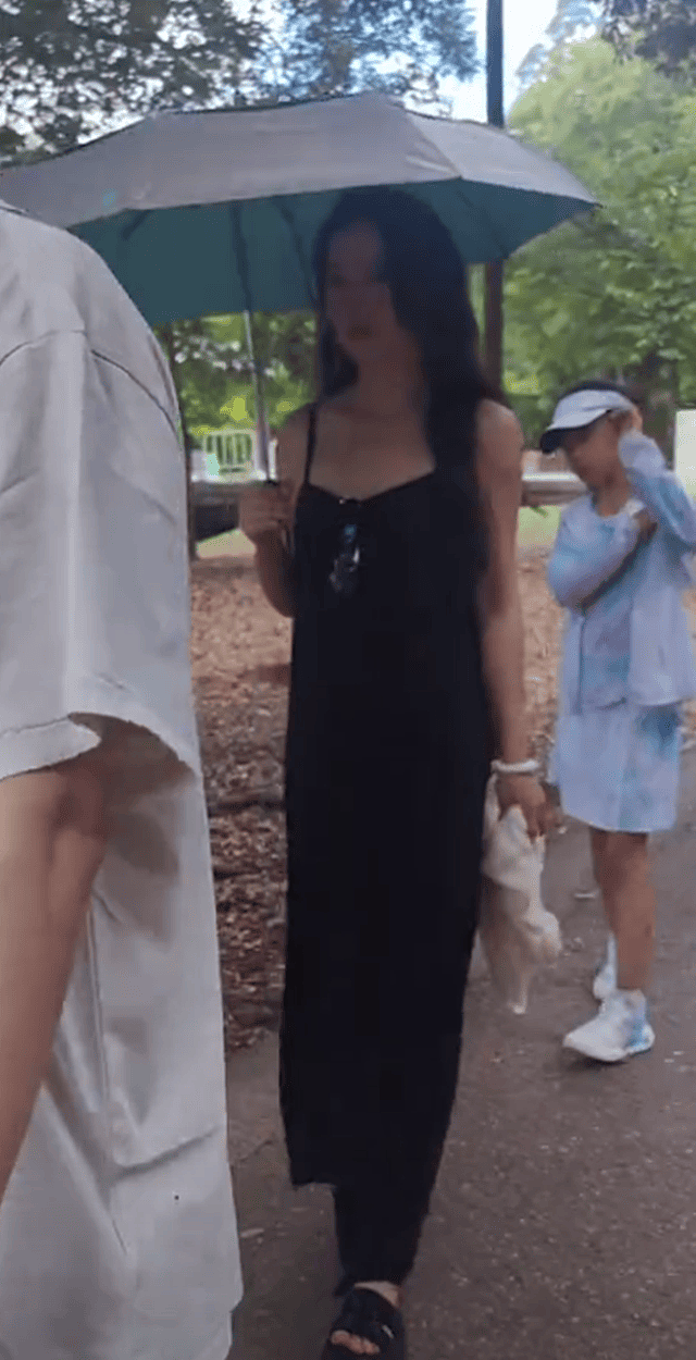 汪峰带4个孩子日本度假,醒醒和森林北女儿同龄,但性格差距明显(组图) - 5