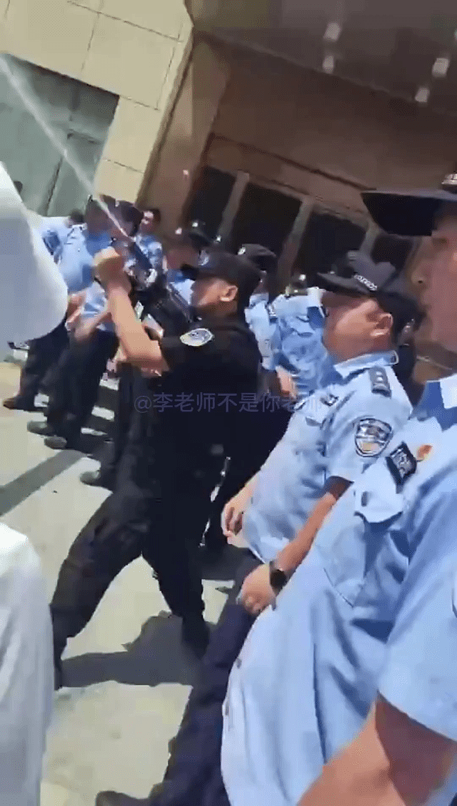 网传山东临沂投资平台“树拍易购”爆煲，上千投资者总部维权引发警民冲突画面曝（视频/组图） - 6