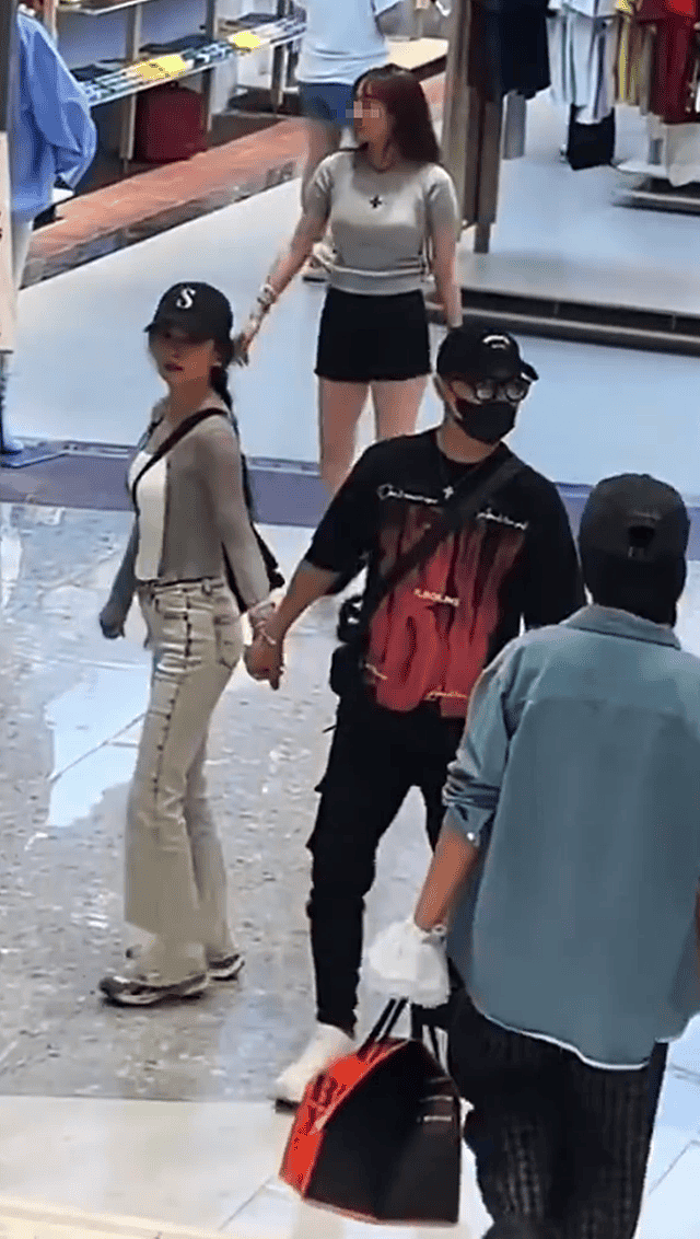 汪峰带4个孩子日本度假,醒醒和森林北女儿同龄,但性格差距明显(组图) - 3