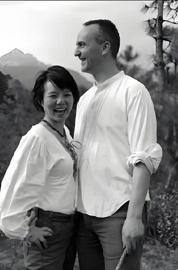 龚琳娜首谈离婚原因:纠缠太牢没有平行生长,老锣提分手,是喜离(组图) - 9