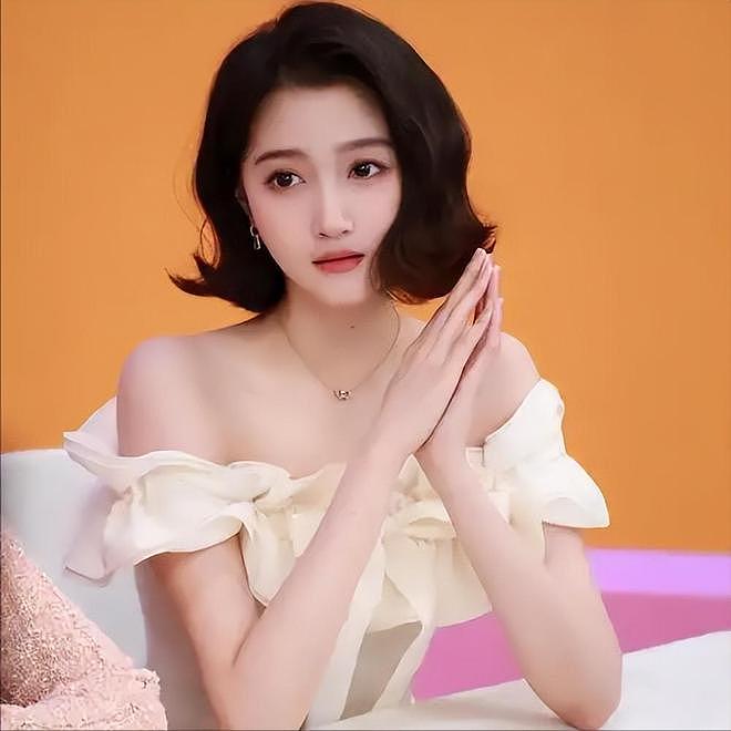 鹿晗七年前高调认爱成标杆，如今摘戒传分，八年感情为何变沉默（组图） - 4