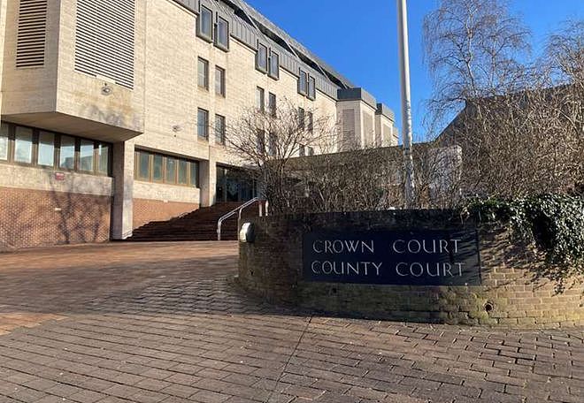 英国破获特大华人性犯罪案！3名华人控制50个妓院，强迫受害者卖春还债（组图） - 10