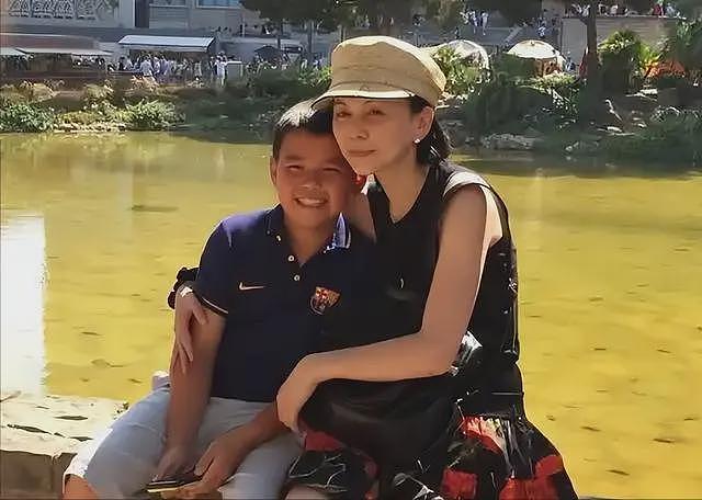 迷惑!王琳自曝被17岁儿子打到出血,随后又发文澄清,曾承认自己水性杨花(组图) - 17