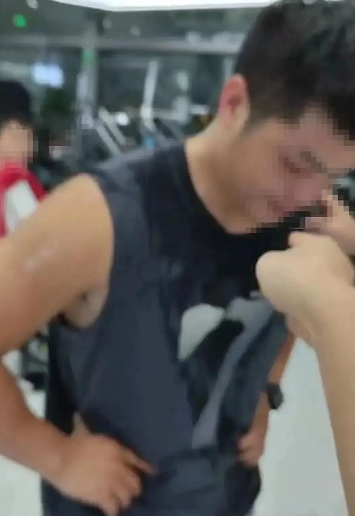银行女经理婚内劈腿健身教练,女方照片被扒这长相和行为反差太大了…(组图) - 19