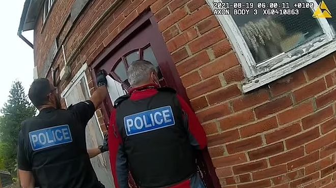 英国破获特大华人性犯罪案！3名华人控制50个妓院，强迫受害者卖春还债（组图） - 5