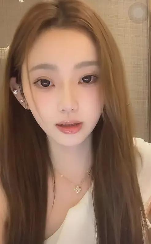 王思聪女友凌晨在国内开直播,公开与王思聪交往细节,处处透露出野心(组图) - 5