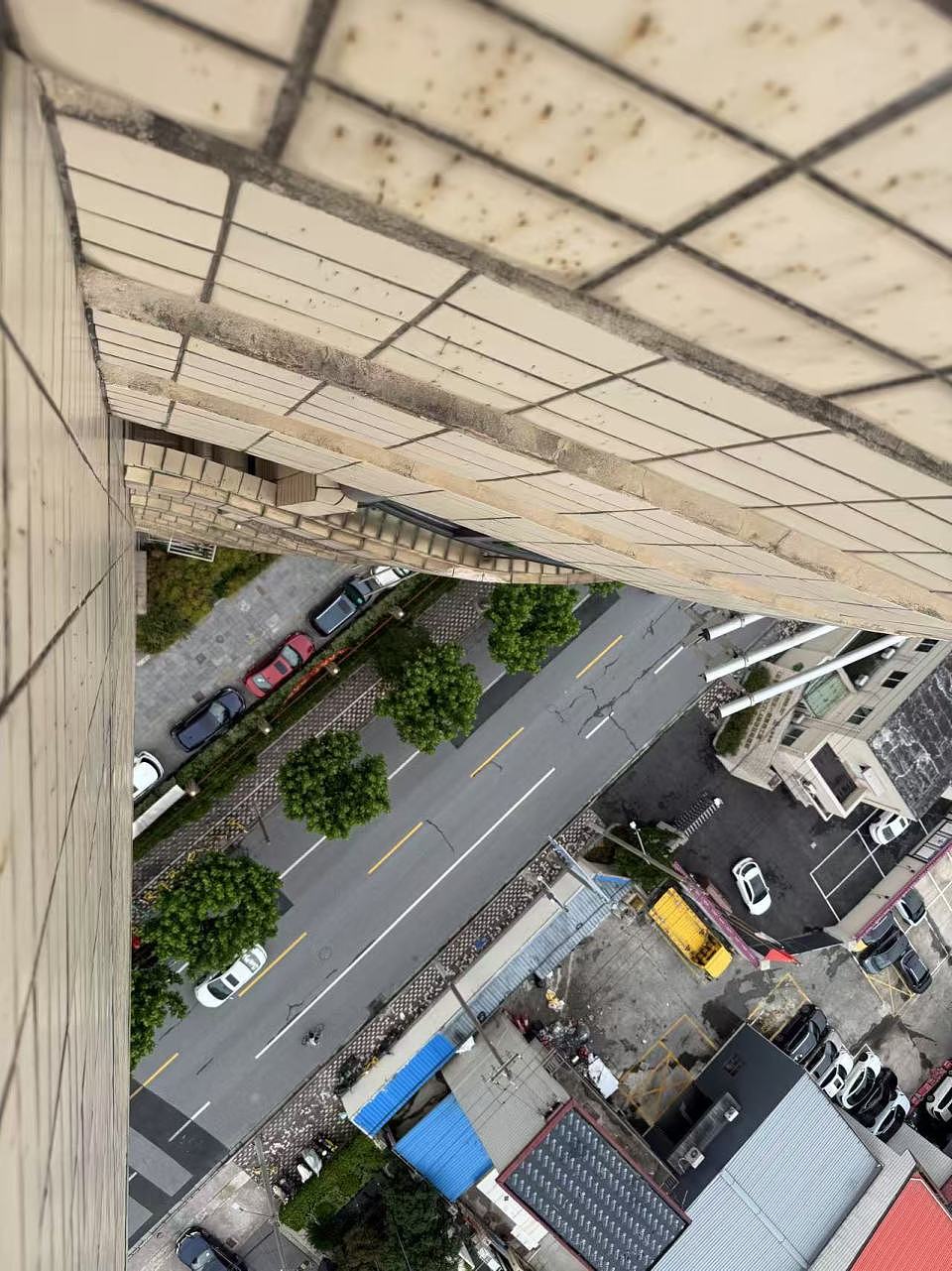 上海规培护士确诊抑郁后跳楼,曾称职场压力大,院方:悲剧源于她过于要强(组图) - 5