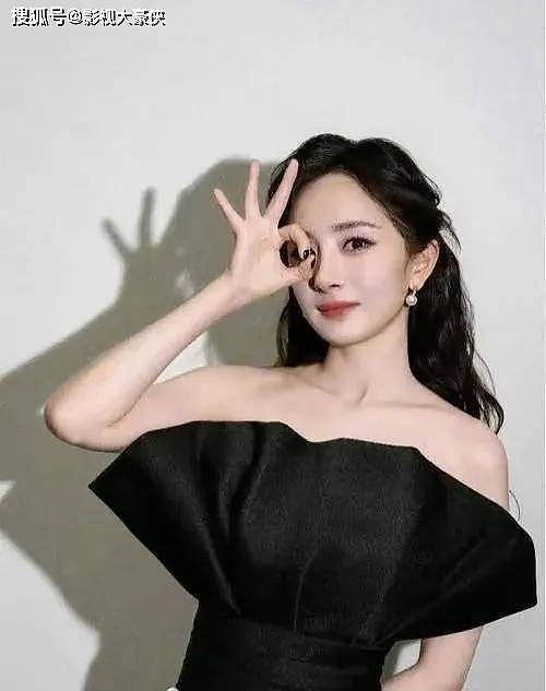 杨幂藏女8年拒5千万综艺：不晒的母爱，藏着所有妈妈的痛（组图） - 3