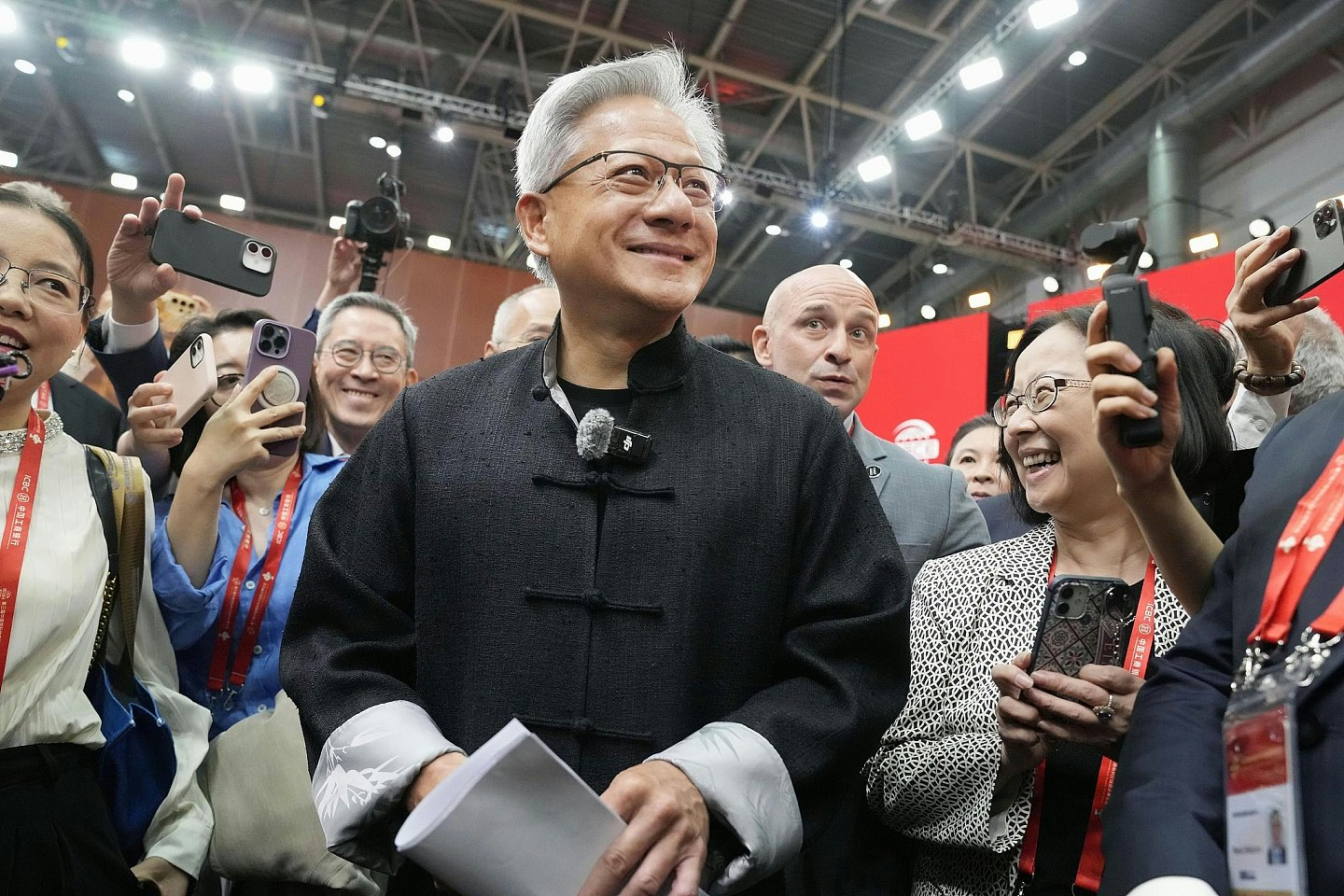 黄仁勋成中国新宠?日经:取代马斯克成特朗普沟通桥梁(组图) - 2