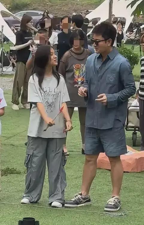 贾乃亮天塌了!被女儿甜馨连续两次开撕,“表演型人格”实锤?(组图) - 9