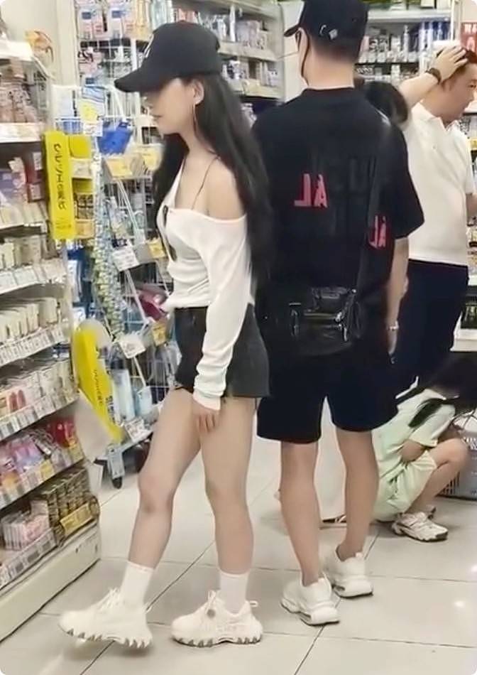 被汪峰新女友惊艳到了,身材苗条颜值吸睛,但这生图差距也太大了(组图) - 10
