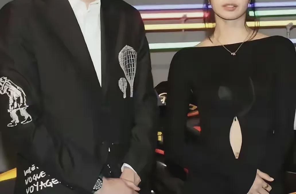比疯马秀还卑微？Lisa沦为三公子玩伴，拉姐妹陪舔仍被当笑话（组图） - 1