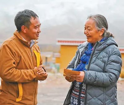 何超琼身边的白发老太,来头竟然这么大(组图) - 8