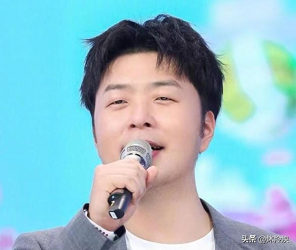 性取向成谜,遭人民网怒斥,被保姆实名举报,51岁何炅终于回应了(组图) - 9